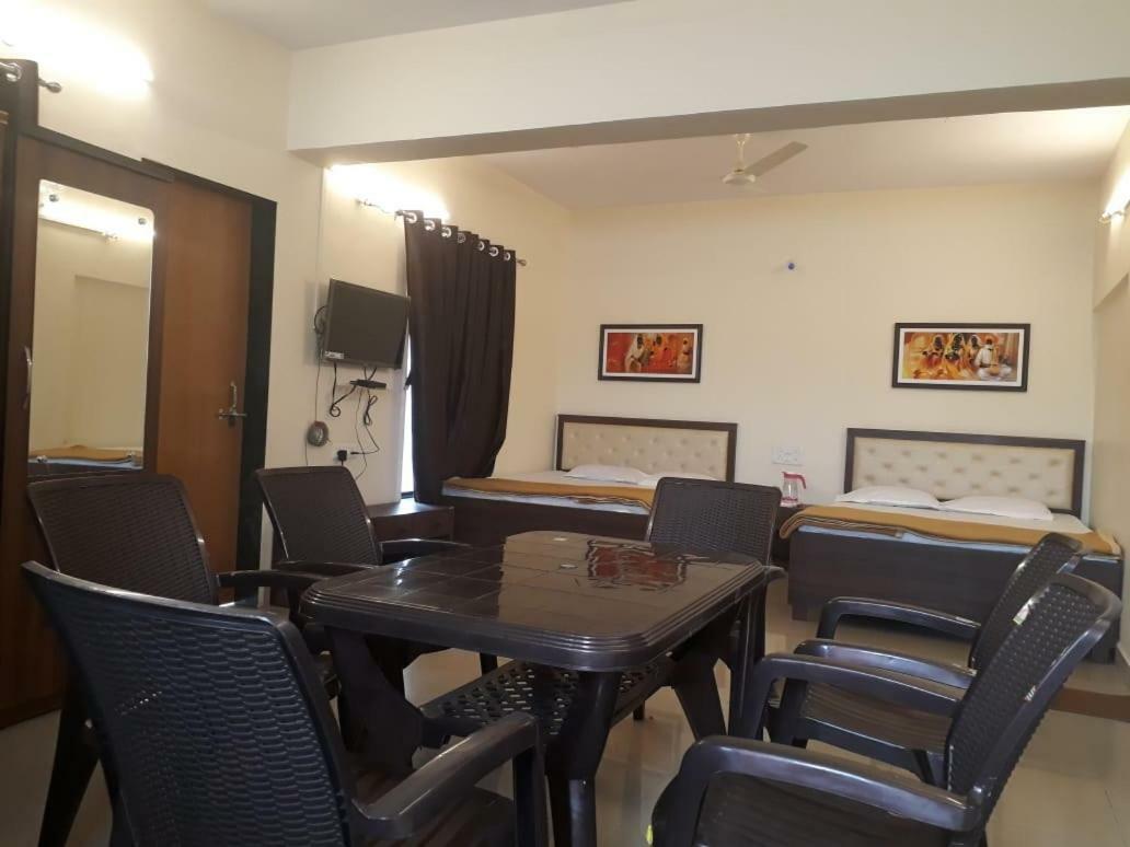Maharaja Family Guest House لونافالا المظهر الخارجي الصورة